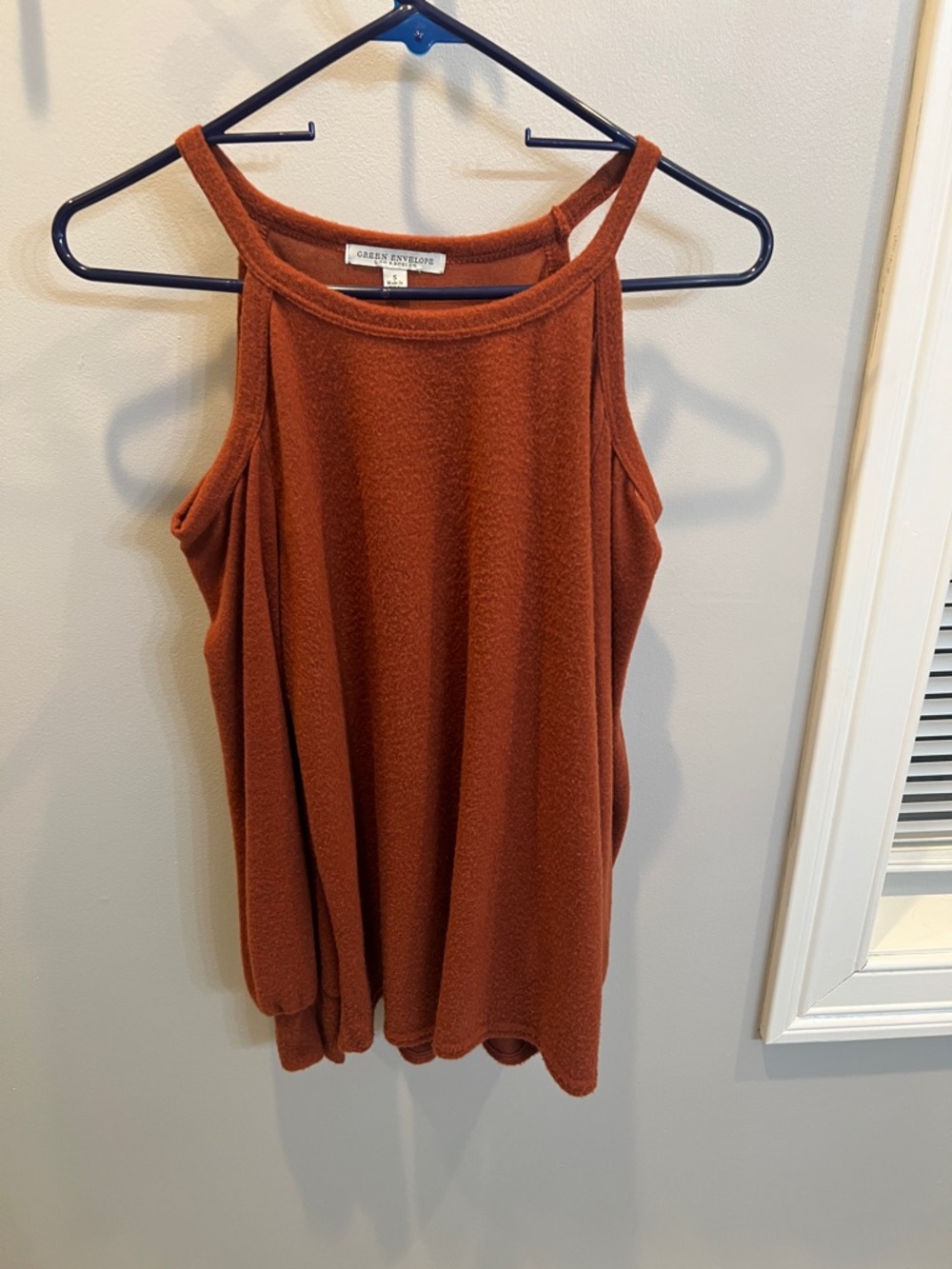 Green Envelope Women's Rust Open Shoulder